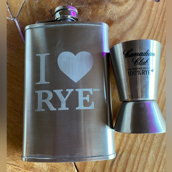 Canadian Club Flask & Shotglass - Picture 1 of 6